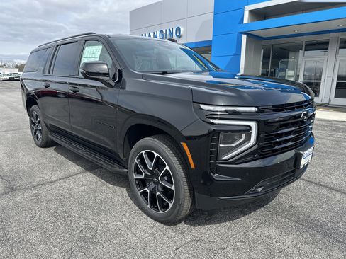 New 2026 Chevrolet Suburban RST w/ Comfort Package AWD/4WD image 3
