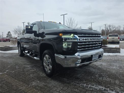 Used 2022 Chevrolet Silverado 2500 LTZ w/ Snow Plow Prep/Camper Package AWD/4WD image 7