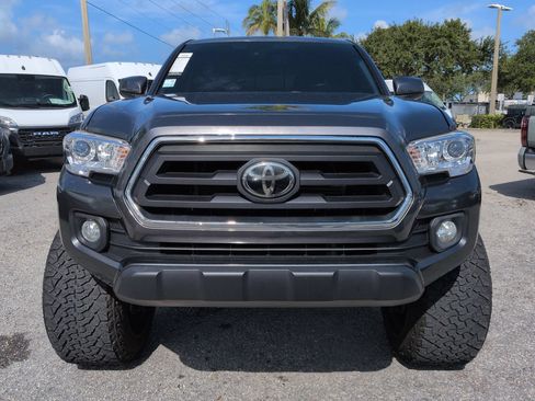 Used 2020 Toyota Tacoma SR5 RWD image 3