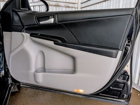 Used 2012 Toyota Camry LE image 42