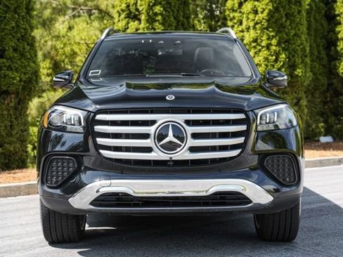 Used 2024 Mercedes-Benz GLS 450 4MATIC w/ Pinnacle Trim Package image 18