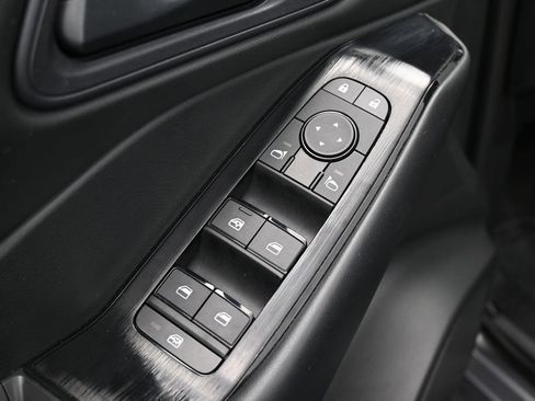 Used 2025 Nissan Rogue S FWD image 23