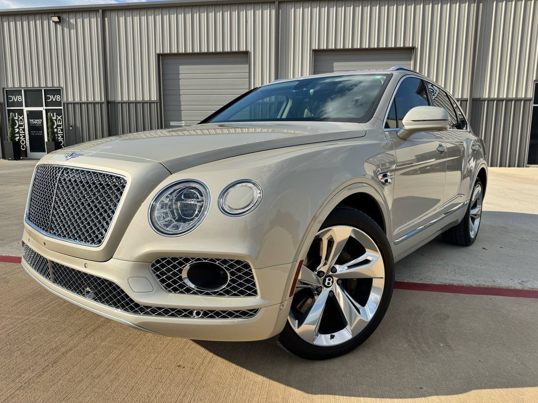 Used 2018 Bentley Bentayga AWD/4WD image 1