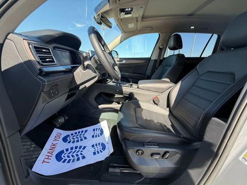 Used 2025 Volkswagen Atlas SEL AWD/4WD image 29