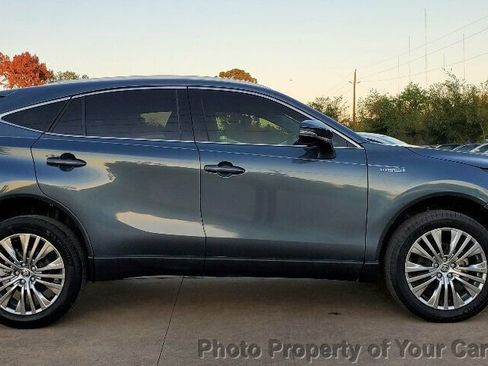 Used 2021 Toyota Venza XLE w/ Softex Package image 9