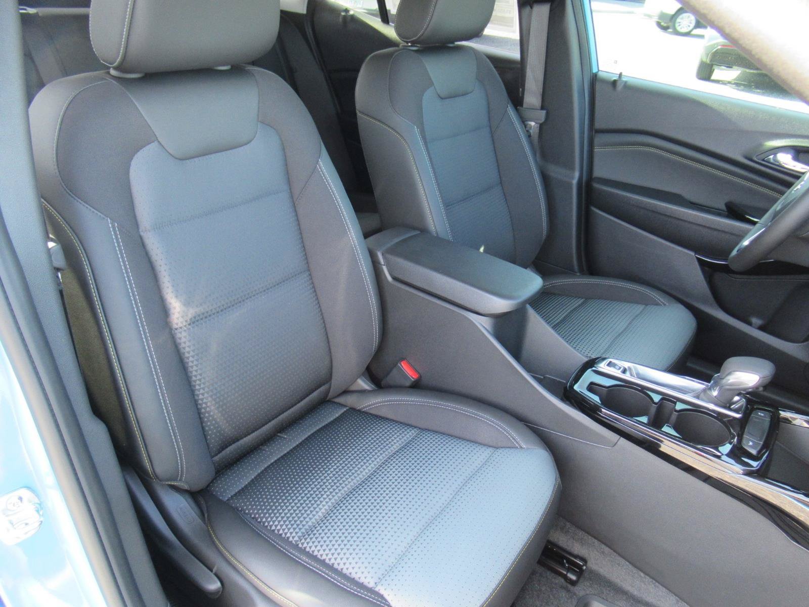 New 2026 Chevrolet Trax LT w/ Driver Confidence Package FWD image 9