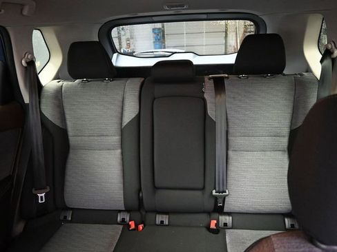 Used 2023 Nissan Rogue SV image 34