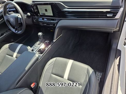 Used 2025 Toyota Camry SE FWD image 18