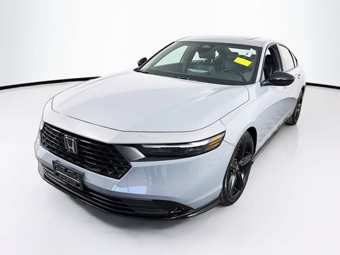 Used 2023 Honda Accord Sport image 3
