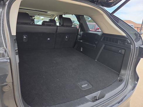 Used 2025 MAZDA CX-70 3.3 Turbo w/ Preferred Package image 8