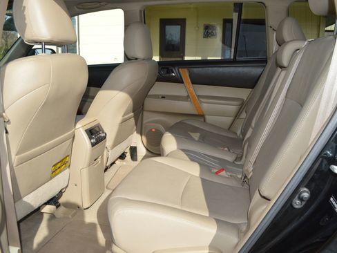 Used 2010 Toyota Highlander Limited image 21