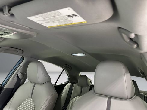 Used 2023 Toyota Camry SE FWD image 17