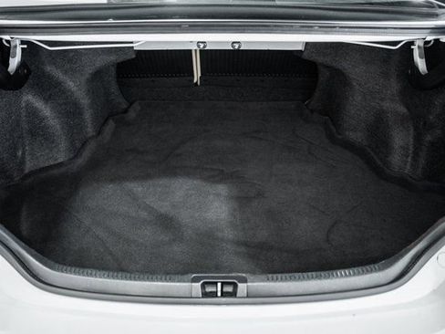 Used 2016 Toyota Camry XLE image 8