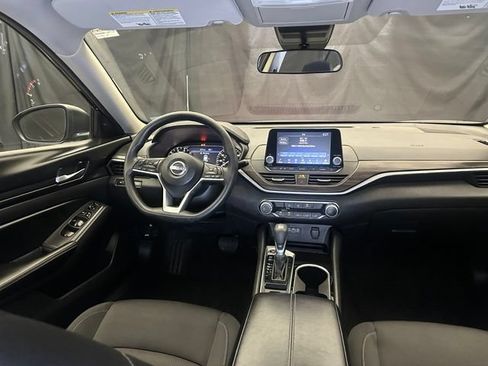 Used 2024 Nissan Altima 2.5 SV AWD/4WD image 20