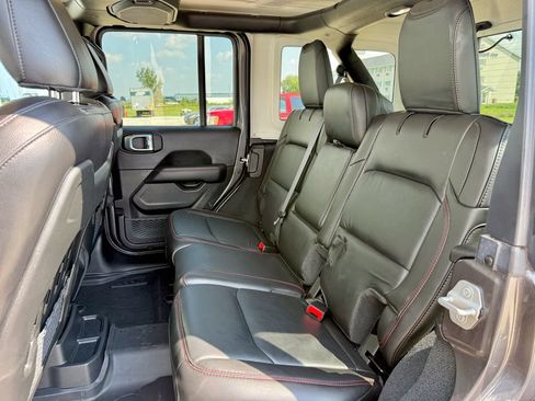 Used 2023 Jeep Wrangler Unlimited Rubicon w/ Dual Top Group AWD/4WD image 12