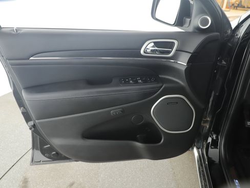 Certified 2019 Jeep Grand Cherokee Summit w/ Trailer Tow Group IV image 21