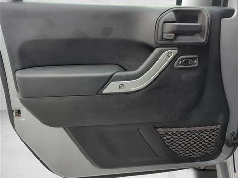 Used 2014 Jeep Wrangler Unlimited Sahara w/ Connectivity Group image 7