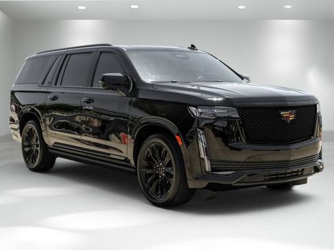 Used 2024 Cadillac Escalade ESV Sport w/ Touring Package AWD/4WD image 6
