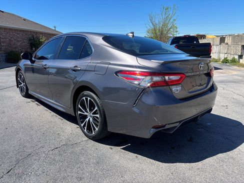 Used 2019 Toyota Camry SE image 5