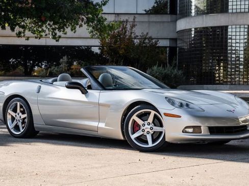 Used 2006 Chevrolet Corvette Convertible w/ Preferred Equipment Group image 29