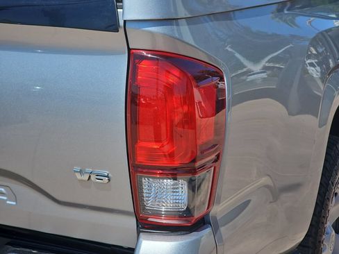Used 2022 Toyota Tacoma SR AWD/4WD image 39