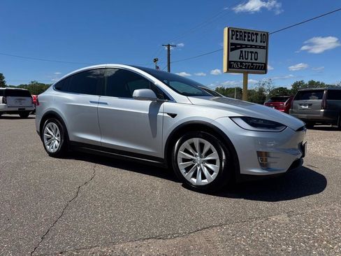 Used 2018 Tesla Model X 100D AWD/4WD image 2