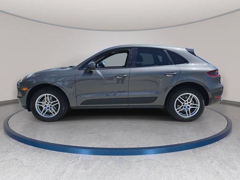 Used 2018 Porsche Macan AWD/4WD image 9