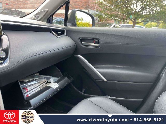 Used 2023 Toyota Corolla Cross XLE w/ Convenience Package AWD/4WD image 35