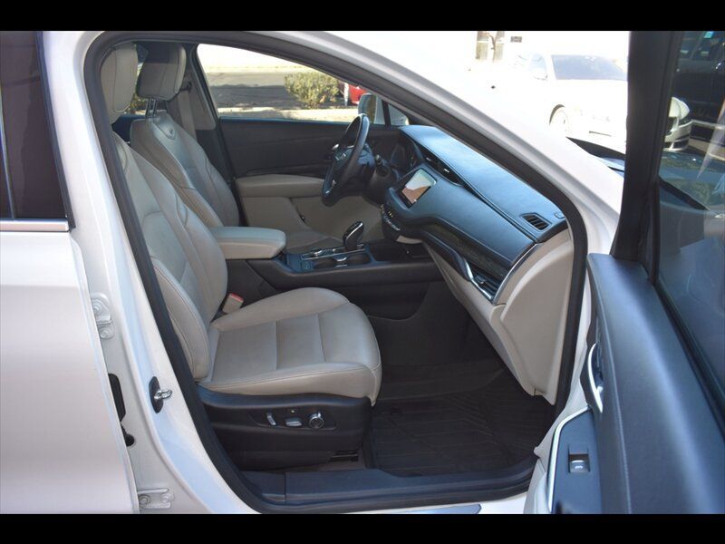 Used 2020 Cadillac XT4 Premium Luxury FWD image 32