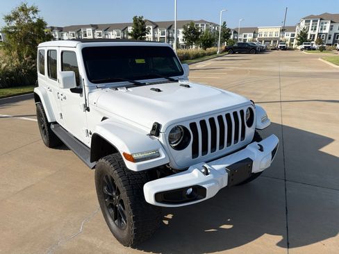 Used 2020 Jeep Wrangler Unlimited Sahara AWD/4WD image 8