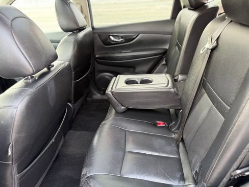 Used 2018 Nissan Rogue SL w/ Premium Package AWD/4WD image 11