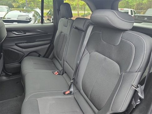 New 2025 Jeep Grand Cherokee Laredo image 14