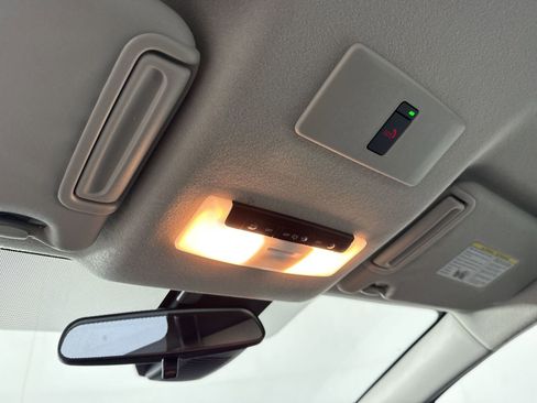 Certified 2025 Nissan Versa SR w/ Trunk Package image 9