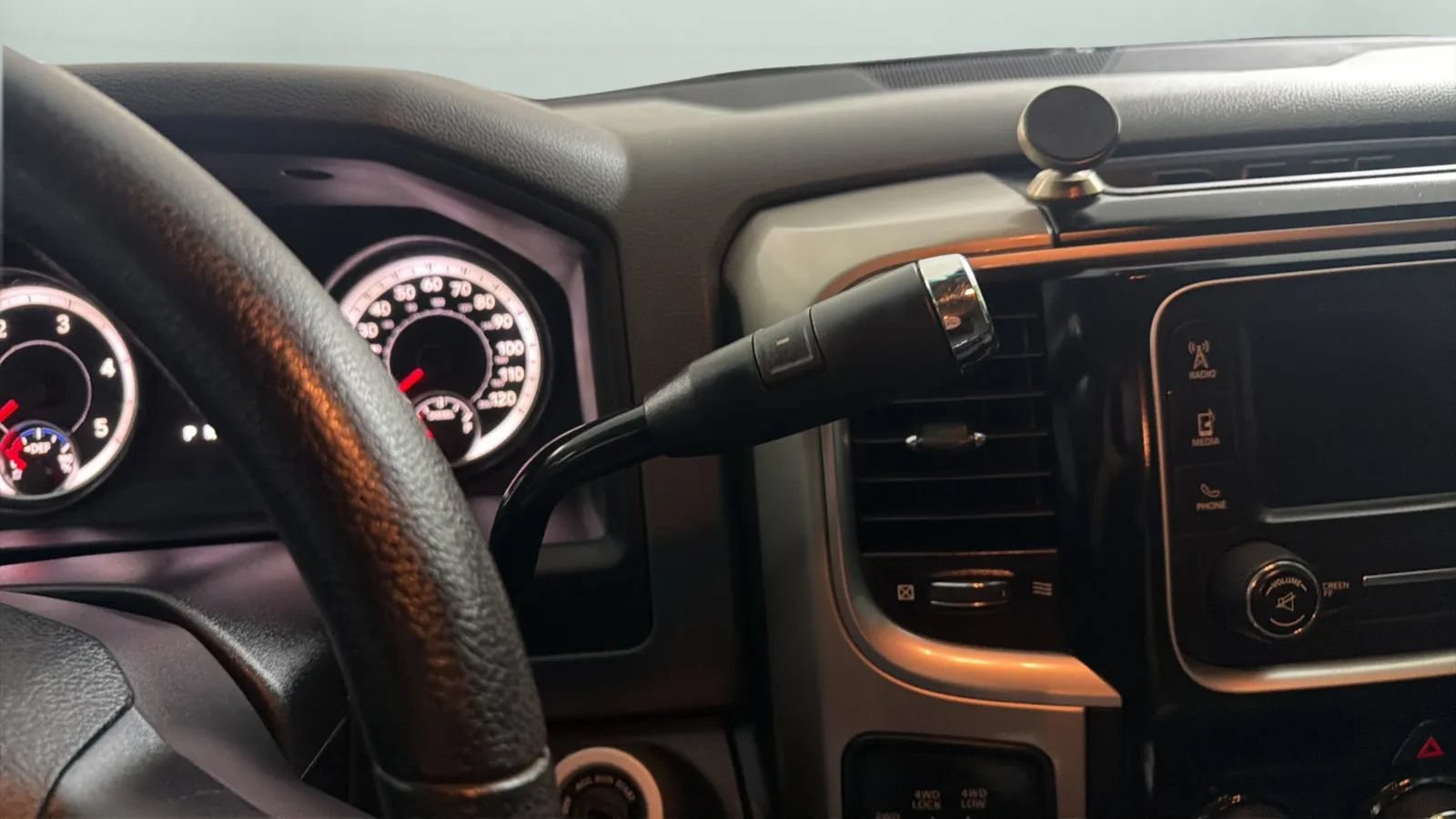 Used 2015 RAM 2500 SLT AWD/4WD image 12