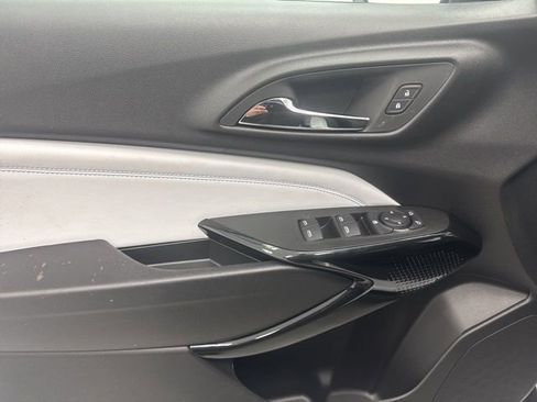 New 2026 Chevrolet Trax LT w/ Sunroof Package image 9