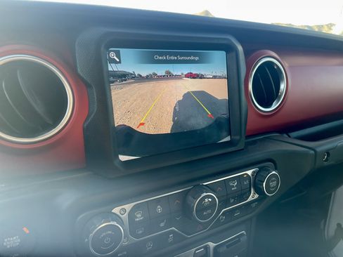 Used 2020 Jeep Gladiator Rubicon AWD/4WD image 17