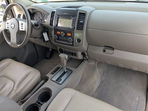 Used 2014 Nissan Frontier SL w/ SL Moonroof Package image 14