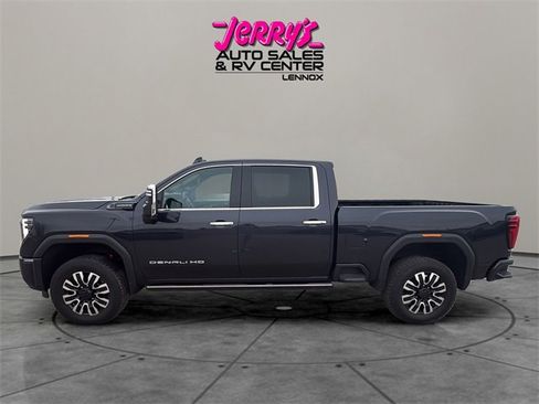 Used 2024 GMC Sierra 2500 Denali Ultimate image 4