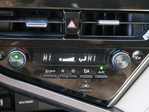 Used 2023 Toyota Camry XLE image 23