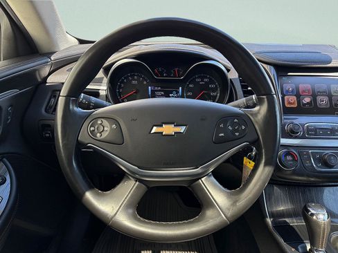 Used 2017 Chevrolet Impala LT w/ Convenience Package FWD image 18