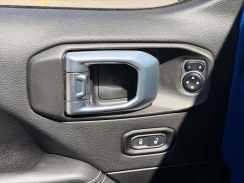 Used 2021 Jeep Gladiator Overland w/ Popular Equipment Package AWD/4WD image 20