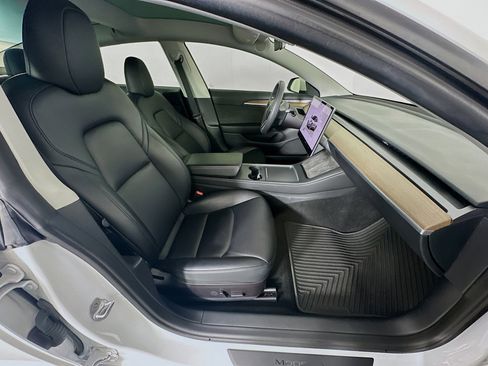 Used 2023 Tesla Model 3 Standard Range image 31