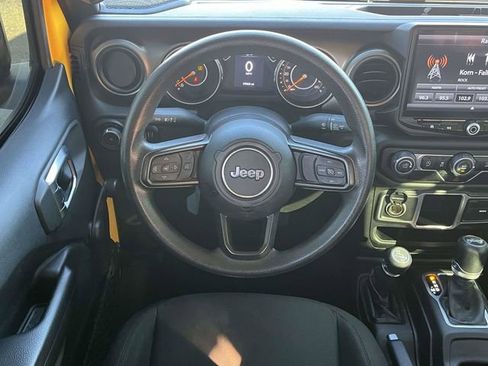 Used 2018 Jeep Wrangler Unlimited Sport image 17