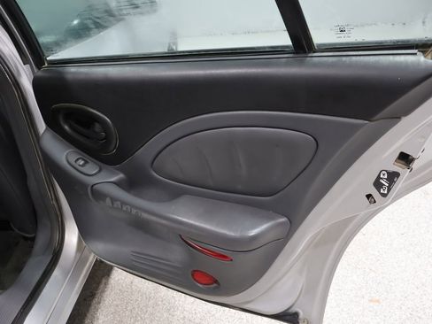 Used 2003 Pontiac Bonneville SE w/ Leather Appointment Package image 23