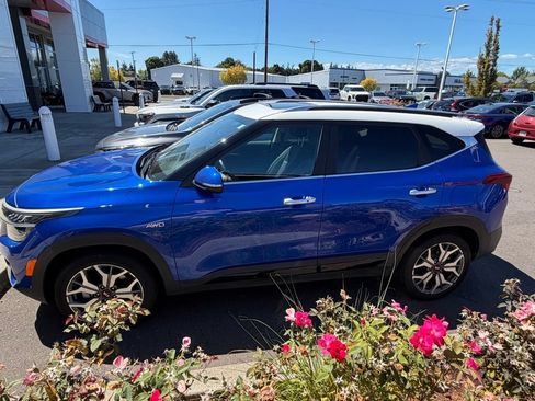Used 2021 Kia Seltos SX w/ SX Sunroof Package AWD/4WD image 3