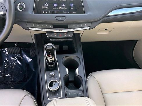 Certified 2023 Cadillac XT4 Luxury w/ Cold Weather Package image 15