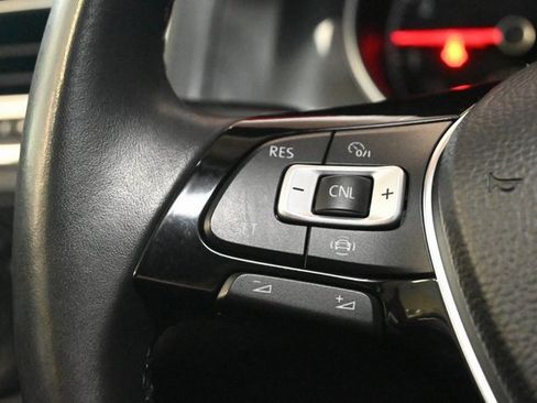 Used 2019 Volkswagen Golf Alltrack S image 13