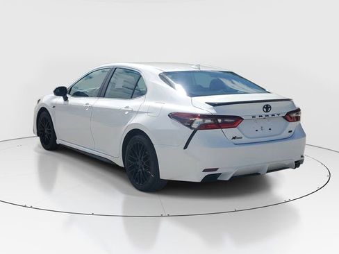 Used 2023 Toyota Camry SE image 5