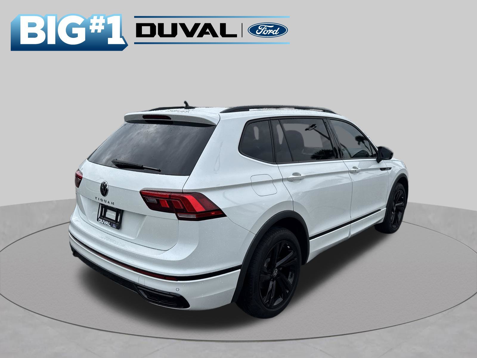 Used 2023 Volkswagen Tiguan SE R-Line FWD image 2