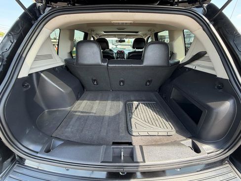 Used 2017 Jeep Compass High Altitude FWD image 36